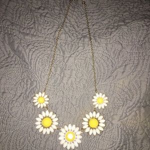 Daisy necklace